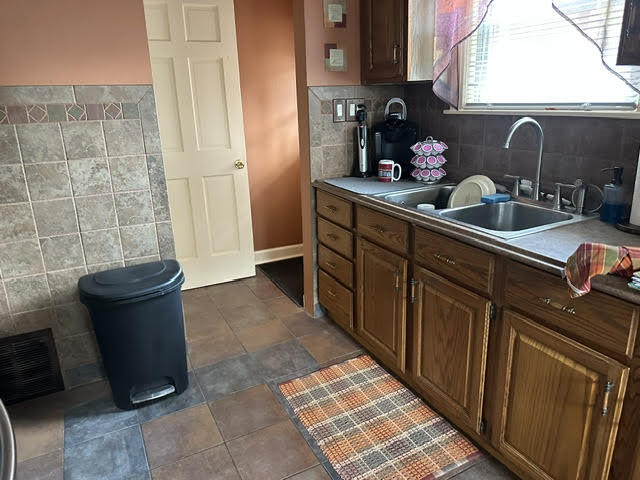 17611 Maple Street Property Photo 5