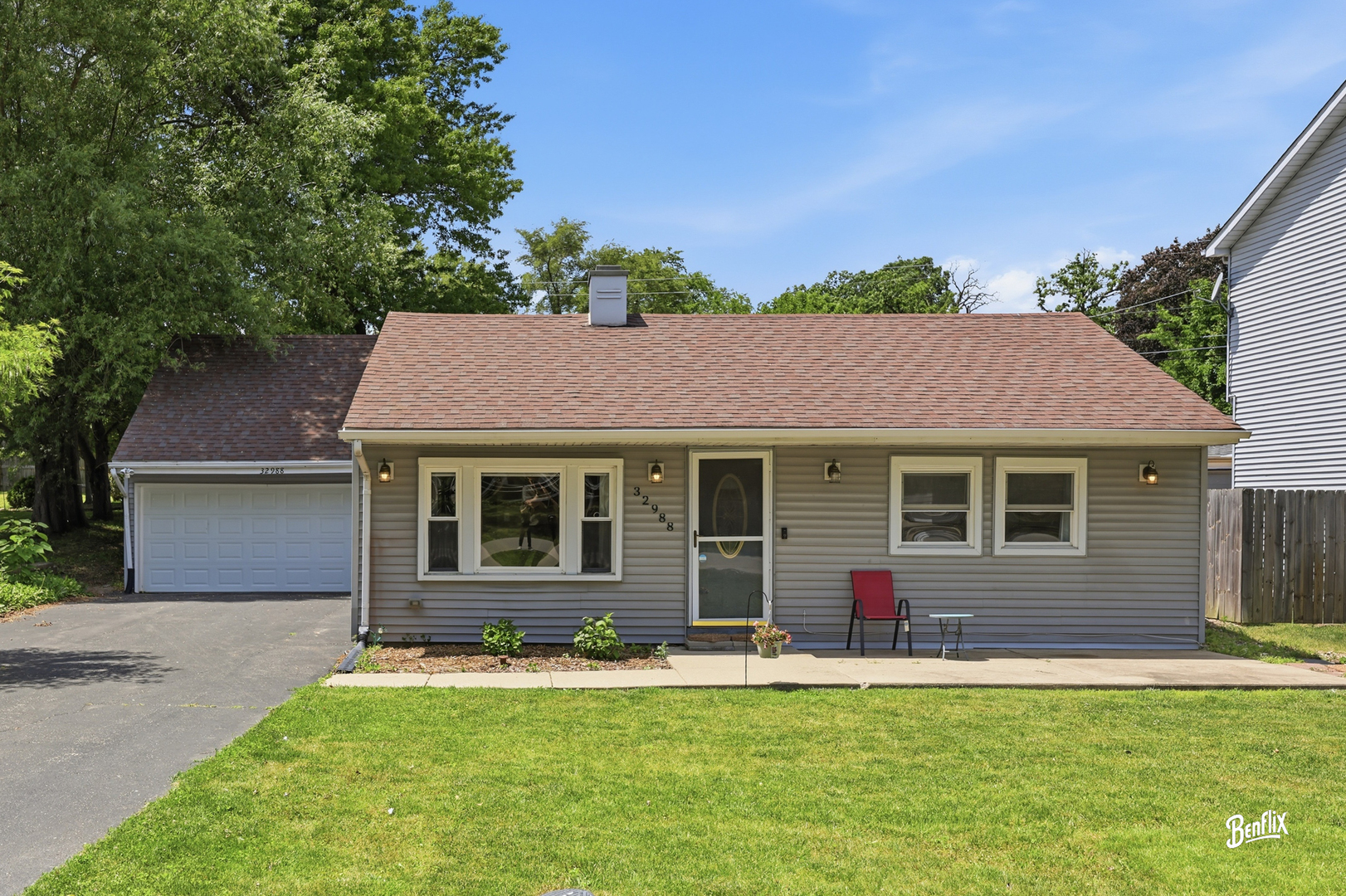 32988 N Meadow Road Property Photo 1