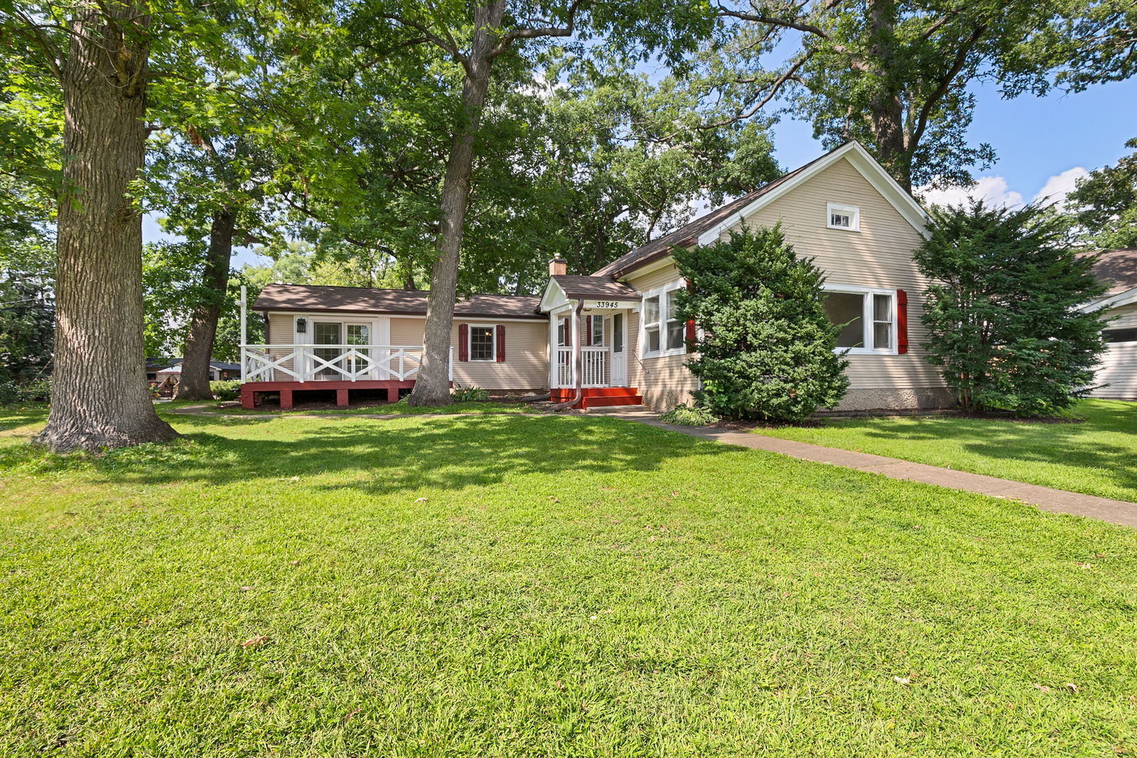 33945 N Prospect Drive Property Photo 2