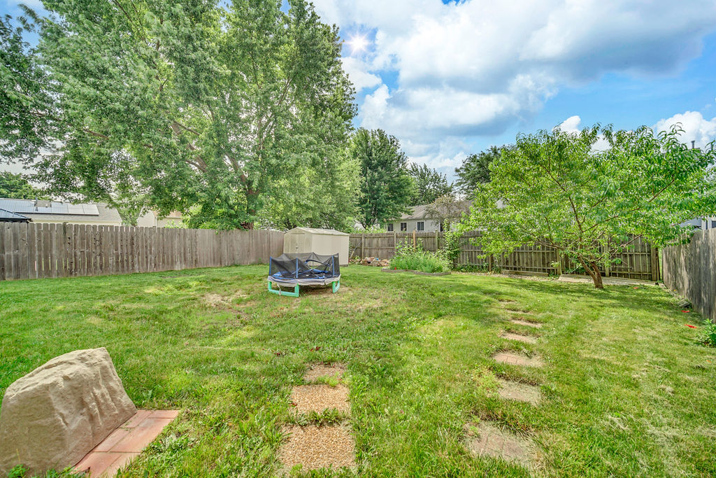 119 E Aspen Circle Property Photo 20