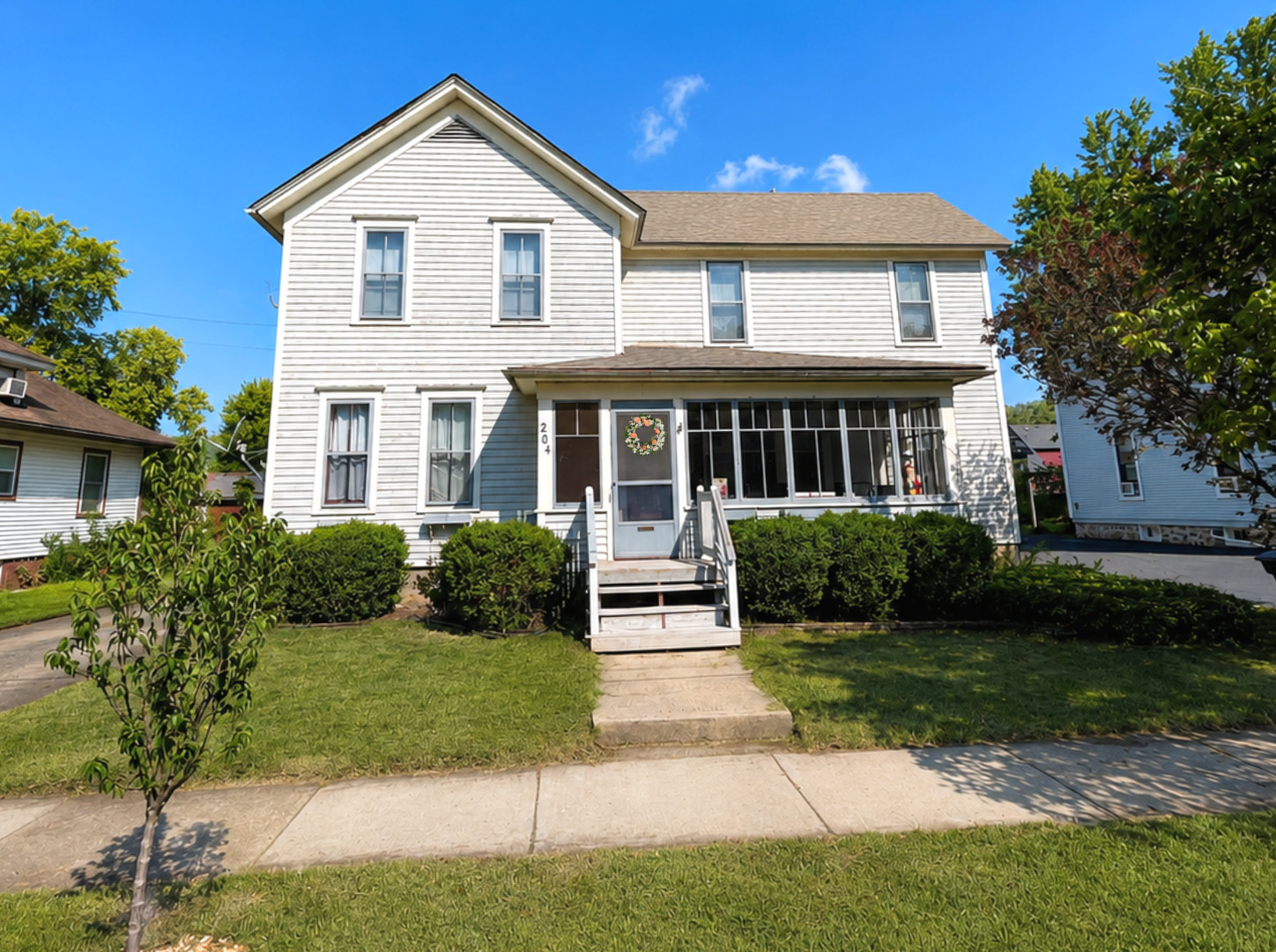 204 La Fox River Drive Property Photo 1