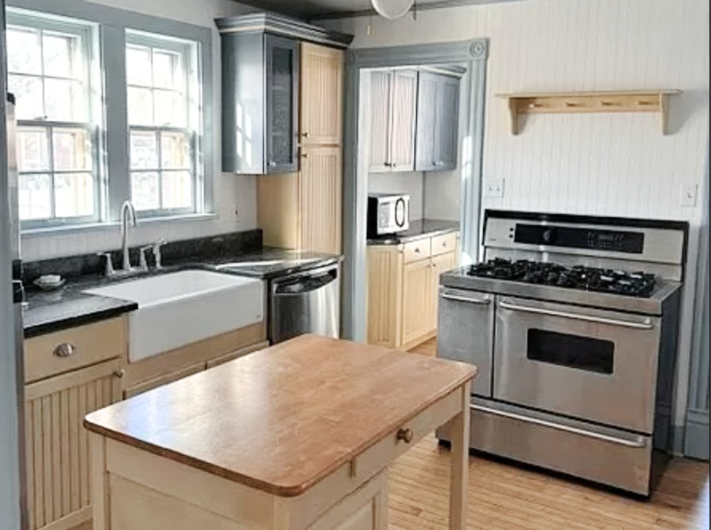 204 La Fox River Drive Property Photo 4