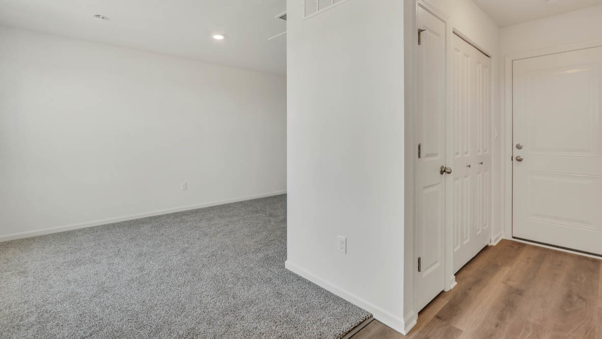 2740 Arrowhead Drive Property Photo 4
