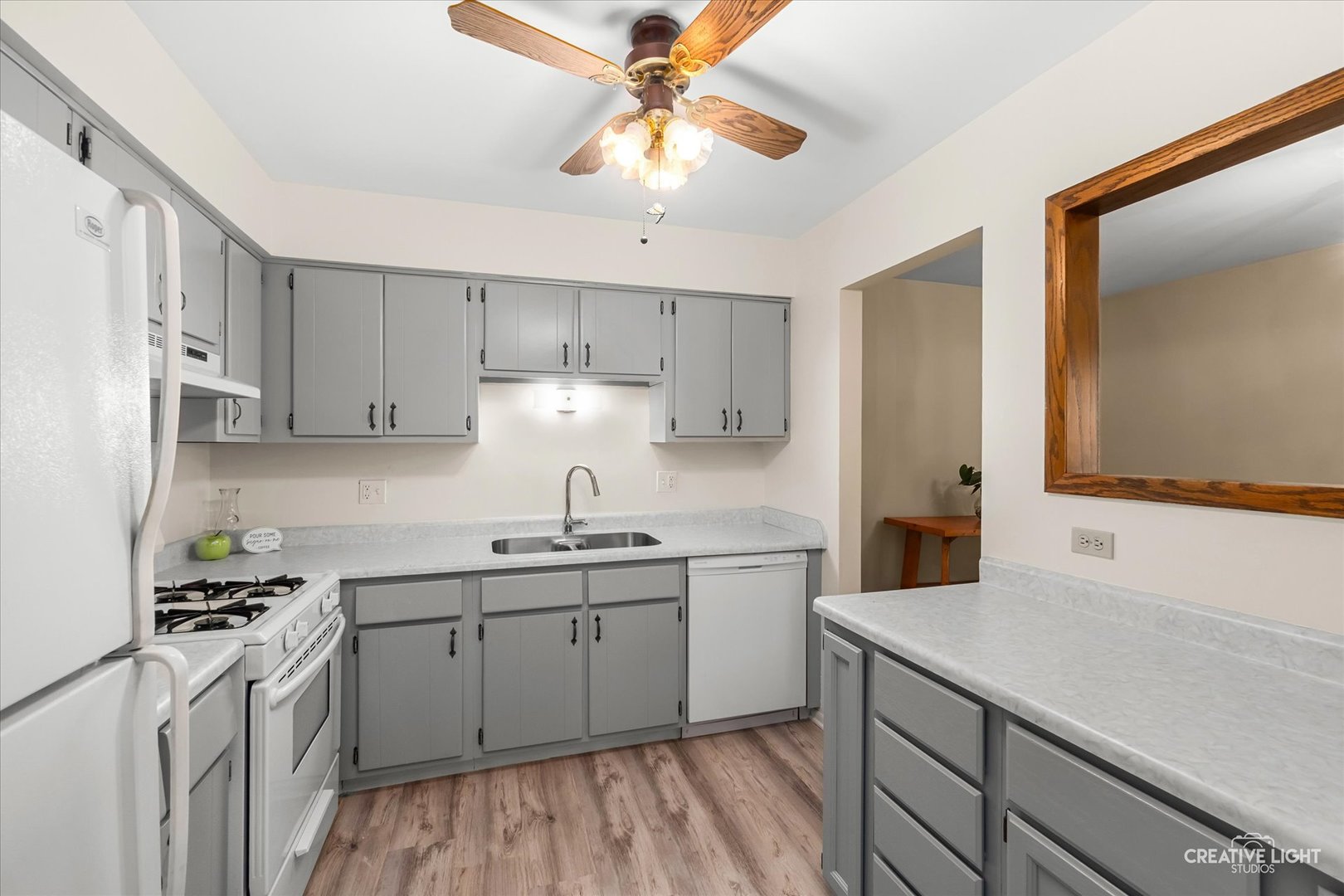 845 Sheldon Court D Property Photo 6