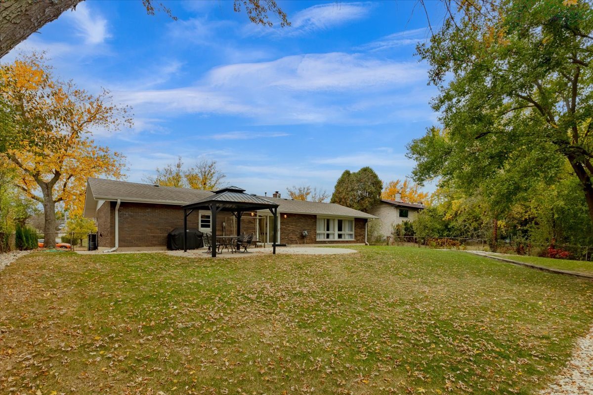 1313 Landwehr Road Property Photo 4