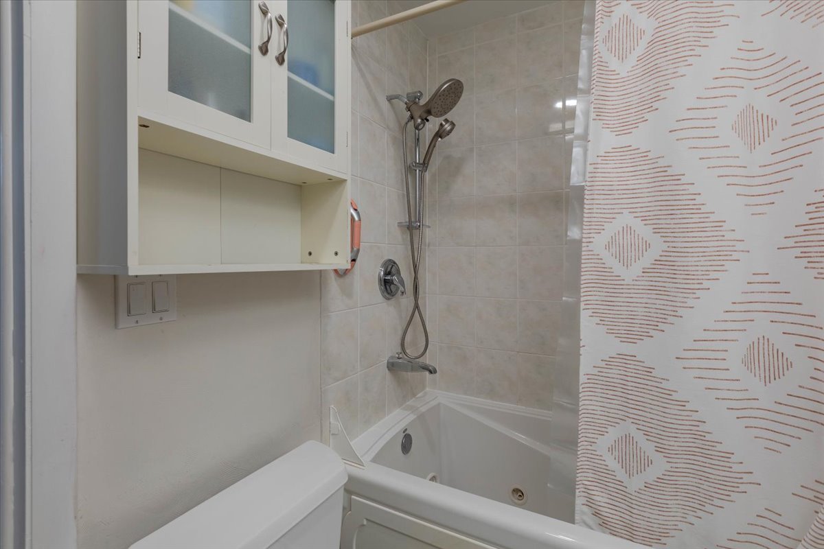 1313 Landwehr Road Property Photo 25