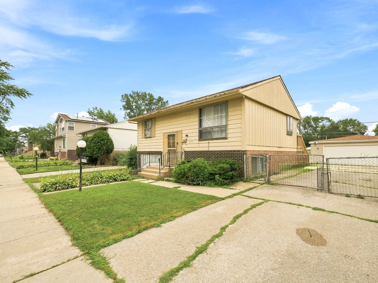 11733 S Elizabeth Street Property Photo 3