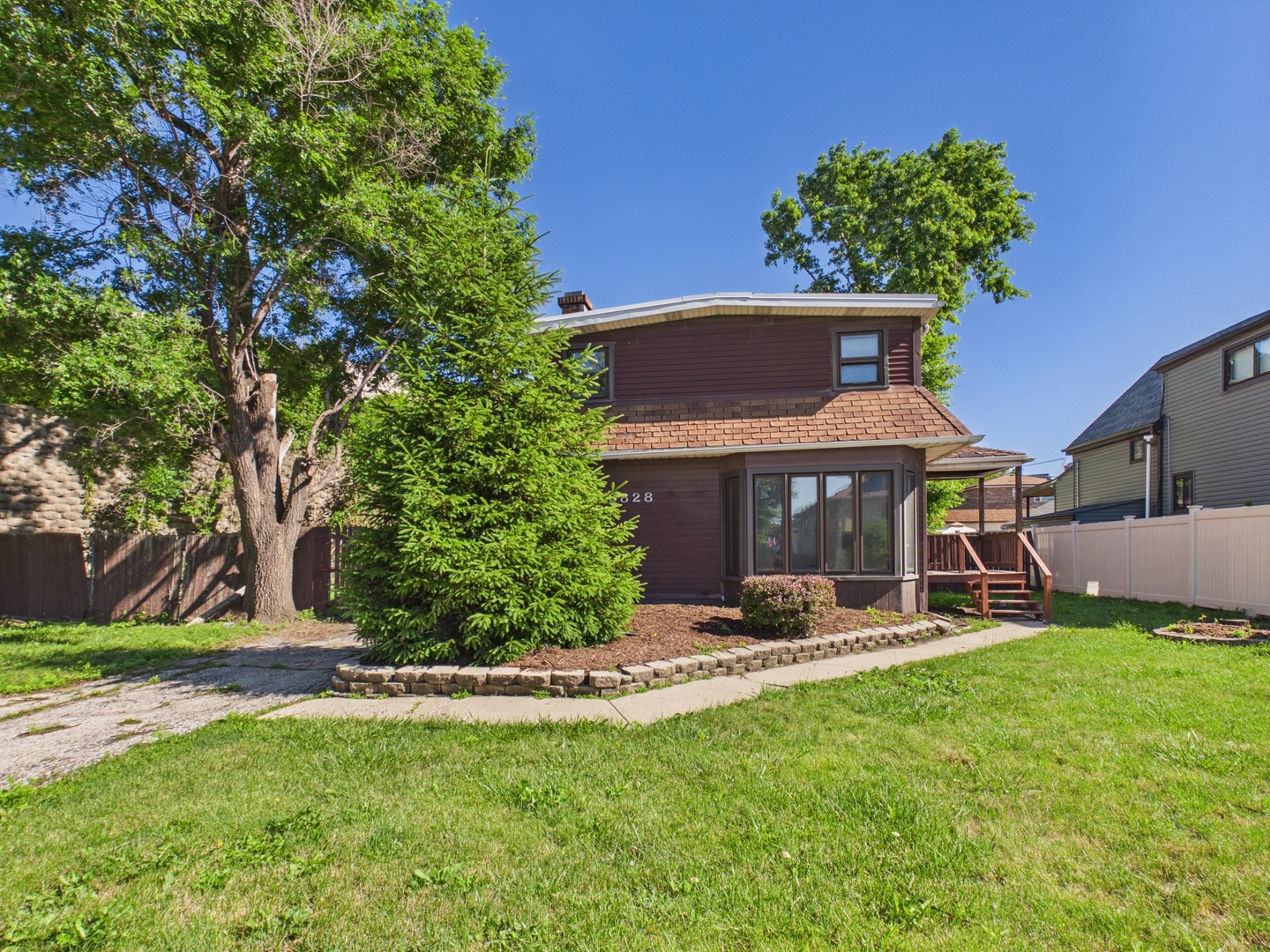 9828 W South Avenue Property Photo 1
