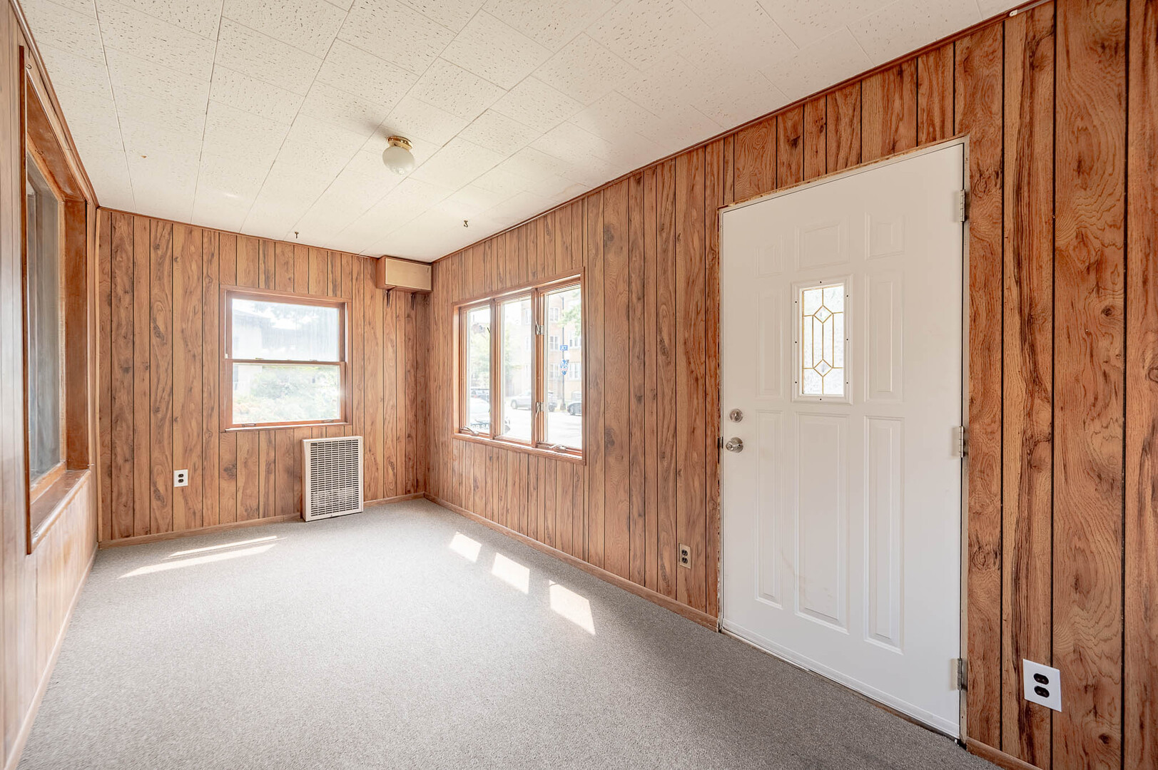 3732 W Addison Street Property Photo 2
