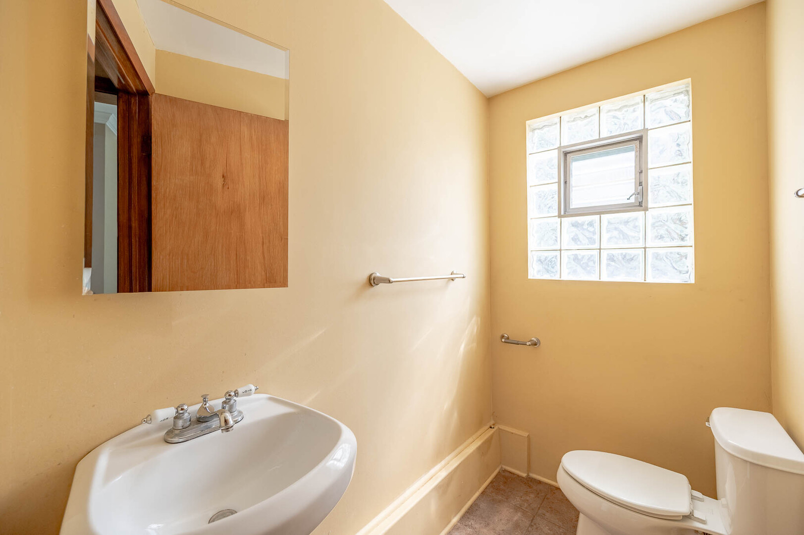 3732 W Addison Street Property Photo 9