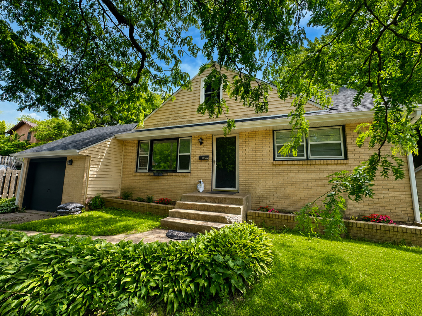 2707 Hampden Court Property Photo 1