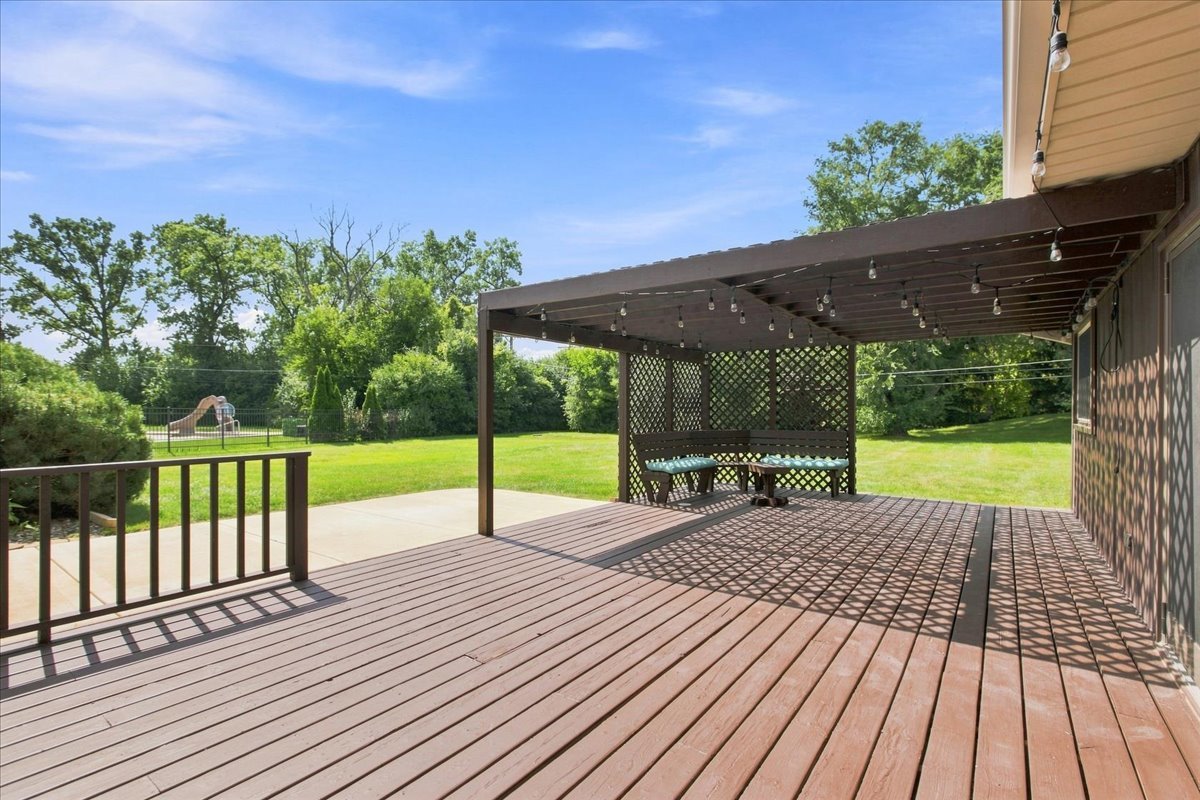 6 Meadowood Drive Property Photo 13