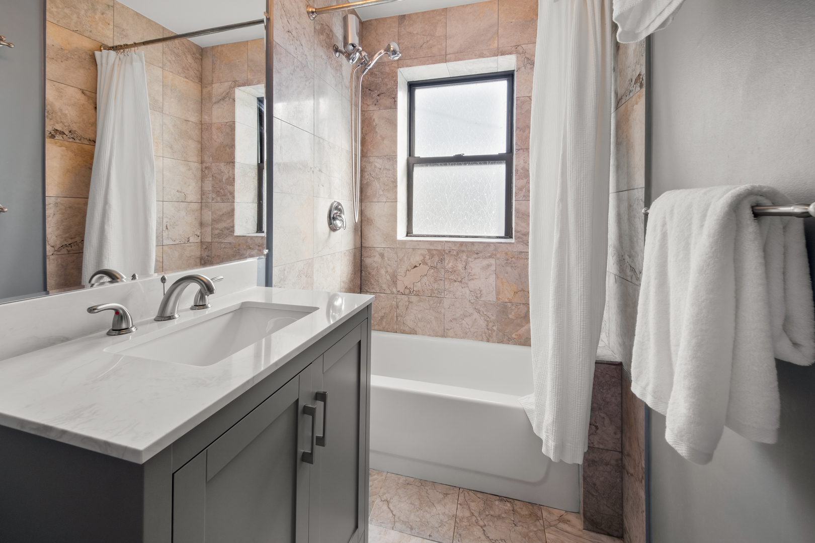 2211 W Winona Street 1 Property Photo 12