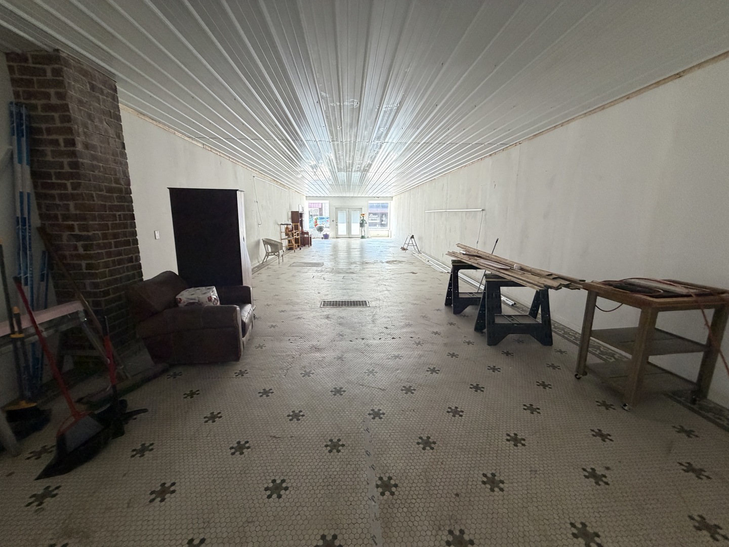 219 S Main Street Property Photo 7