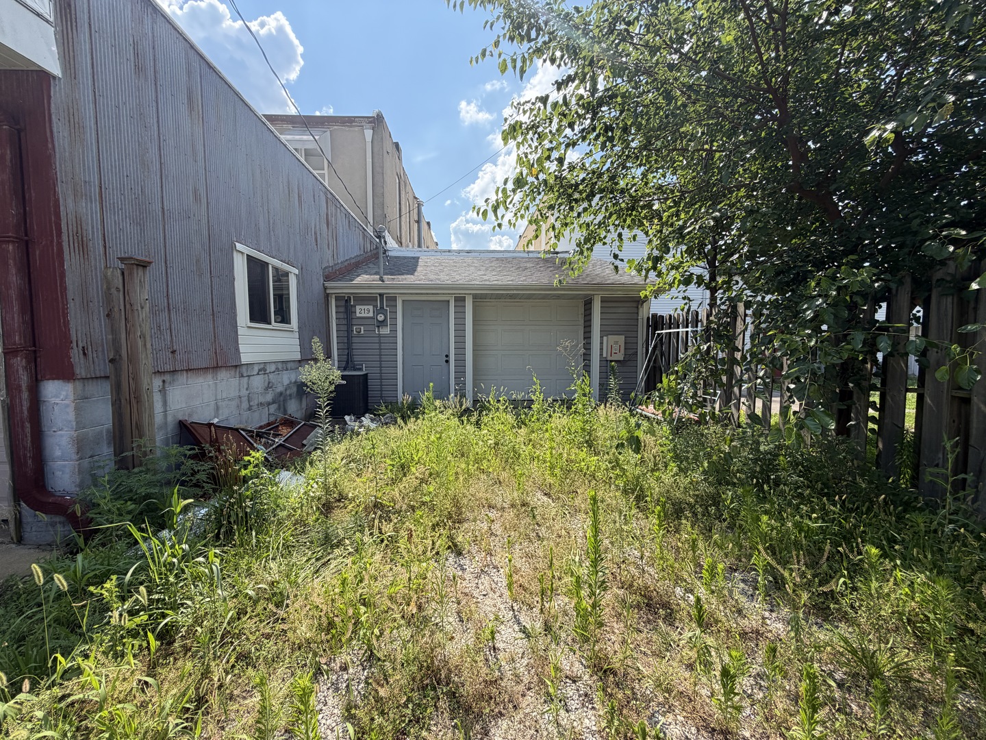 219 S Main Street Property Photo 14