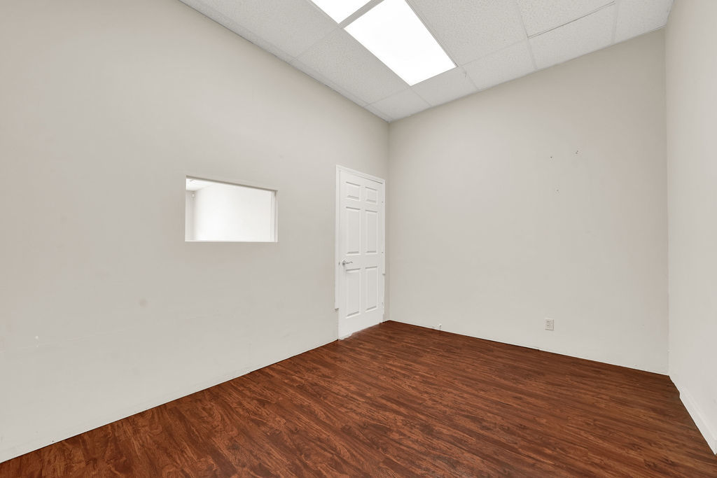 4326 S Pulaski Road Property Photo 5