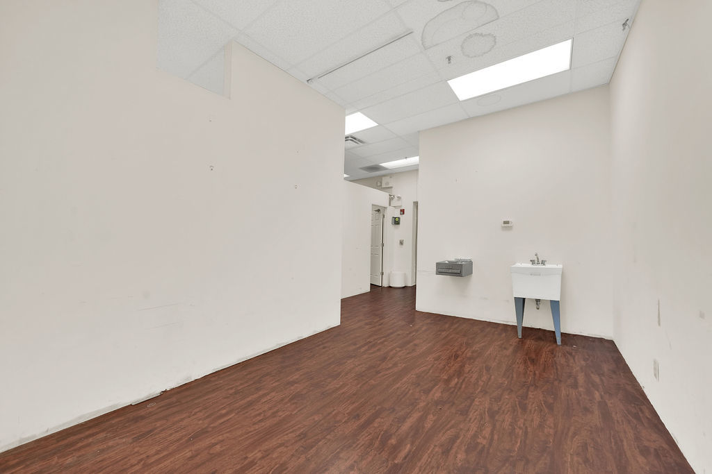 4326 S Pulaski Road Property Photo 7