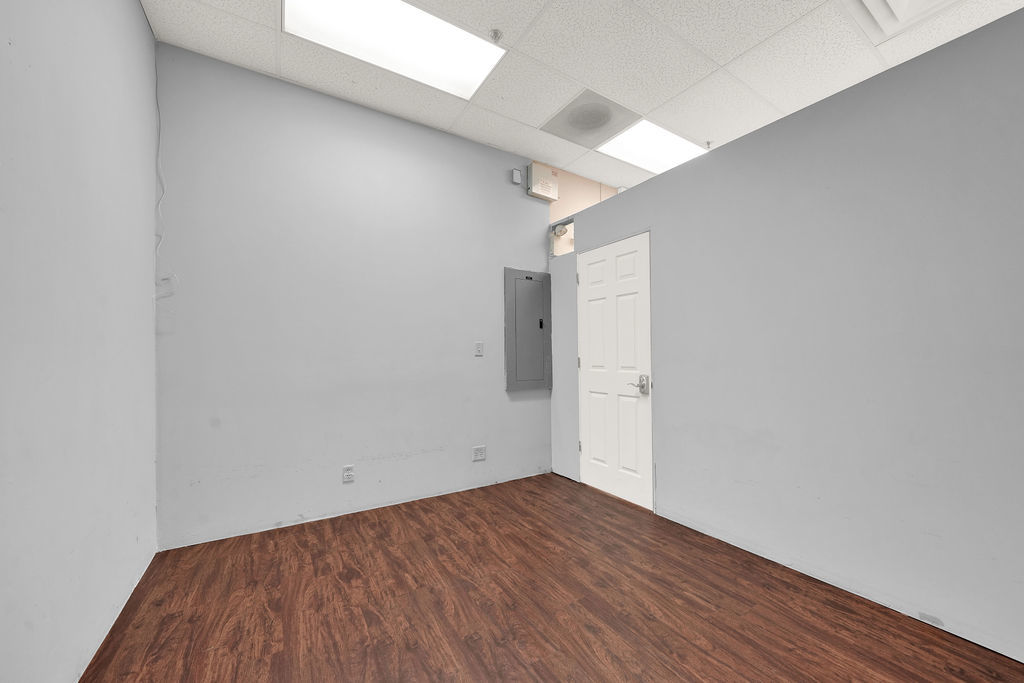 4326 S Pulaski Road Property Photo 12