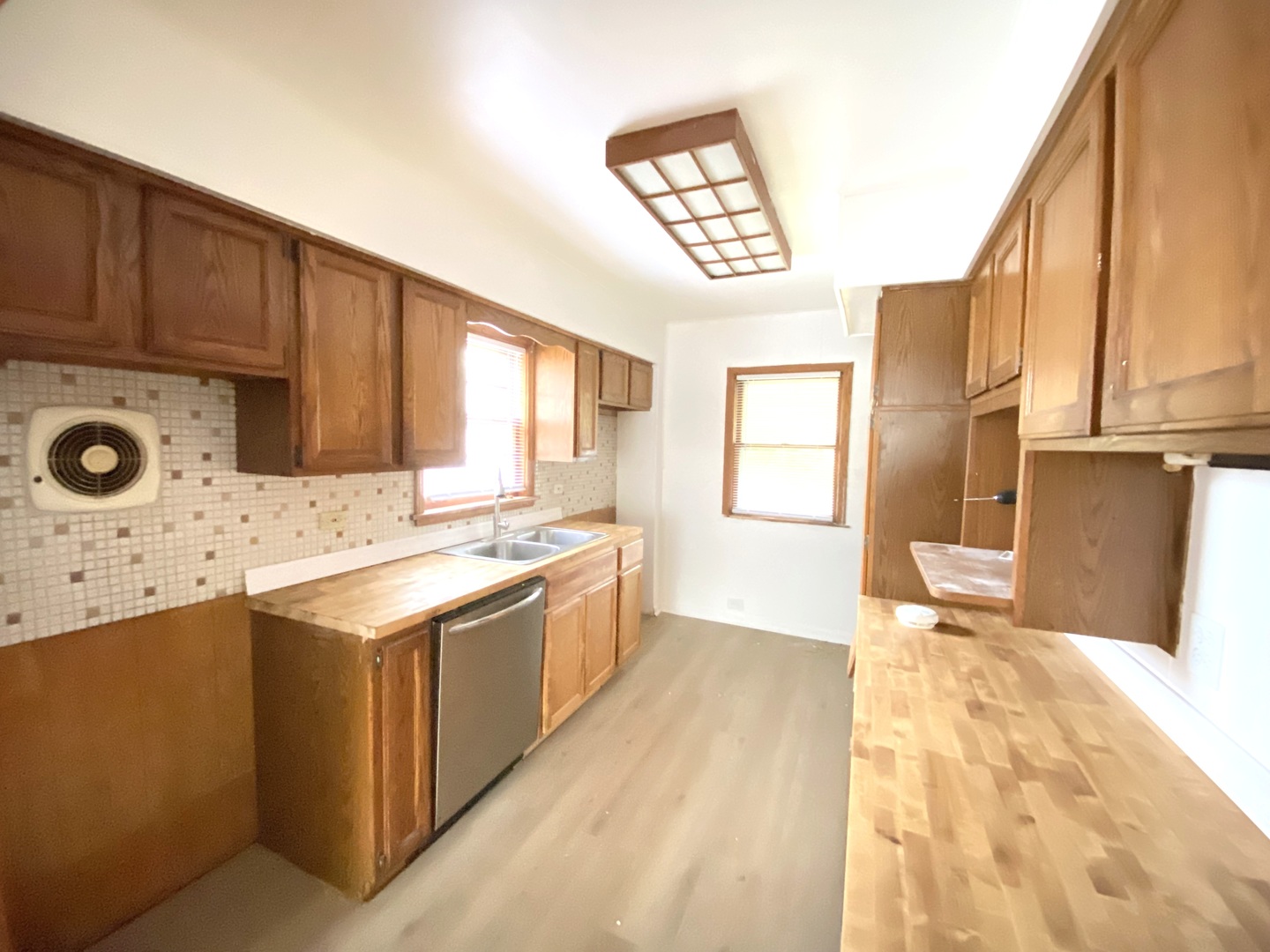 14210 S Wabash Avenue Property Photo 8