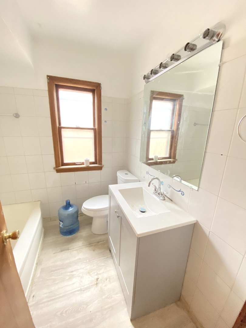 14210 S Wabash Avenue Property Photo 10