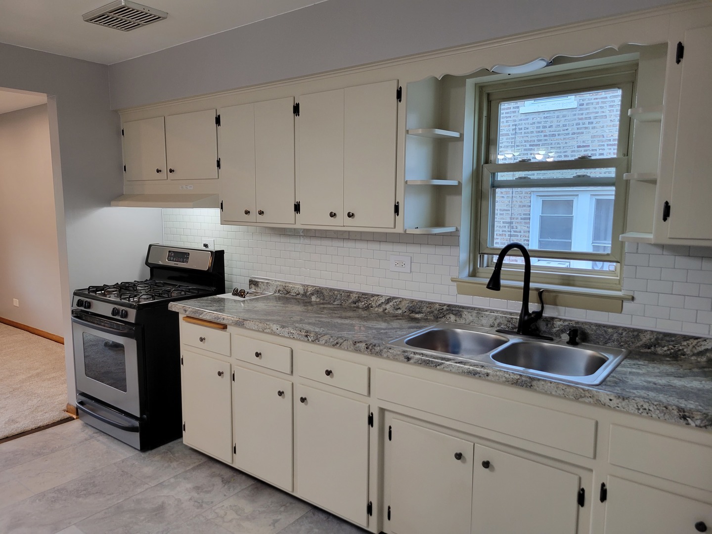 3213 Cuyler Avenue Property Photo 6