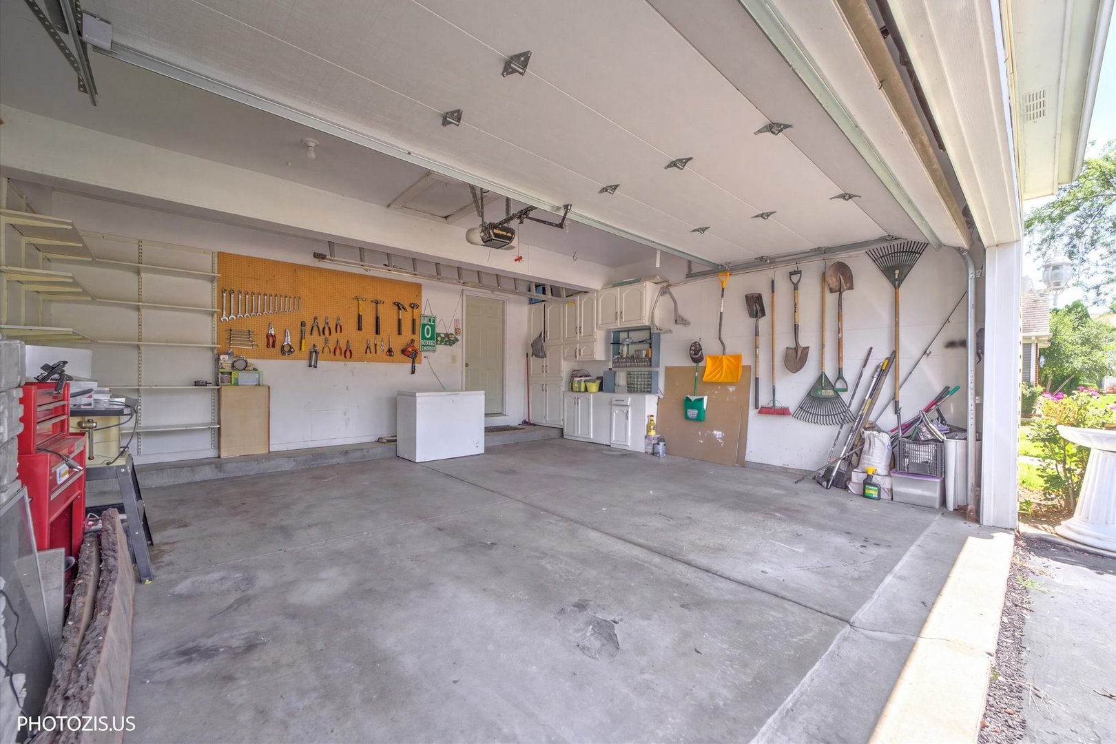 320 Ambria Drive Property Photo 31
