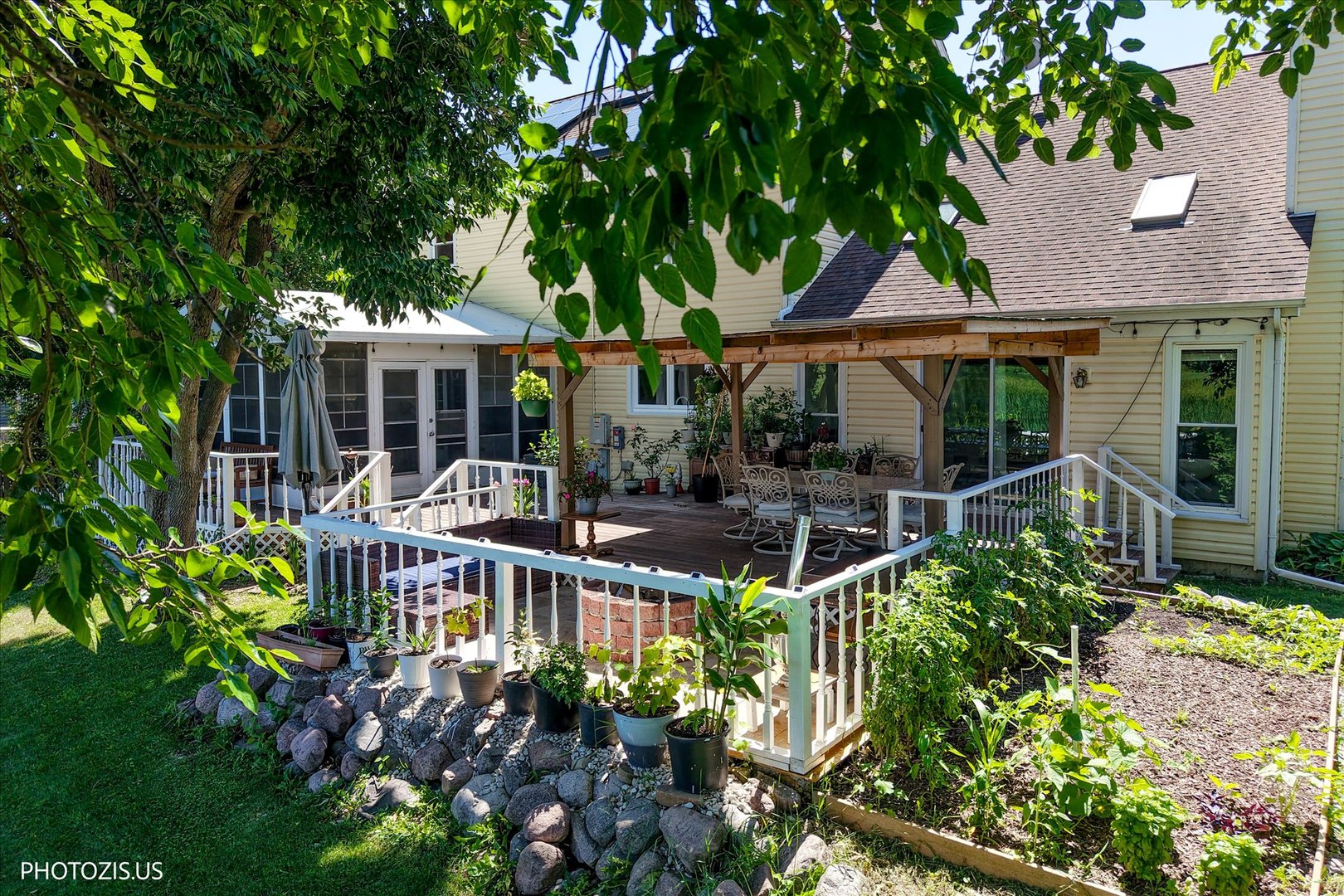 320 Ambria Drive Property Photo 34