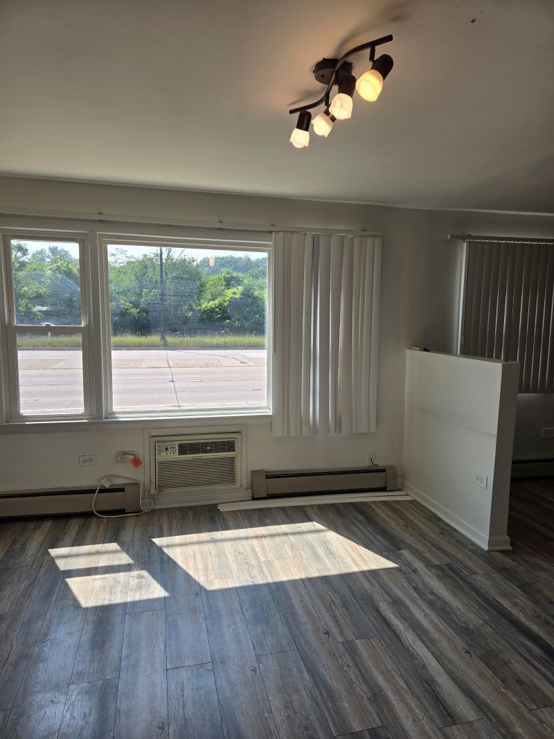 8758 W Berwyn Avenue 1-nw Property Photo 4