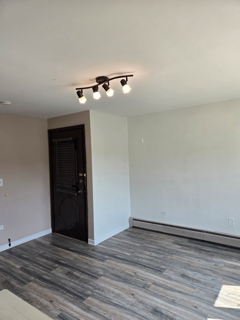 8758 W Berwyn Avenue 1-nw Property Photo 5