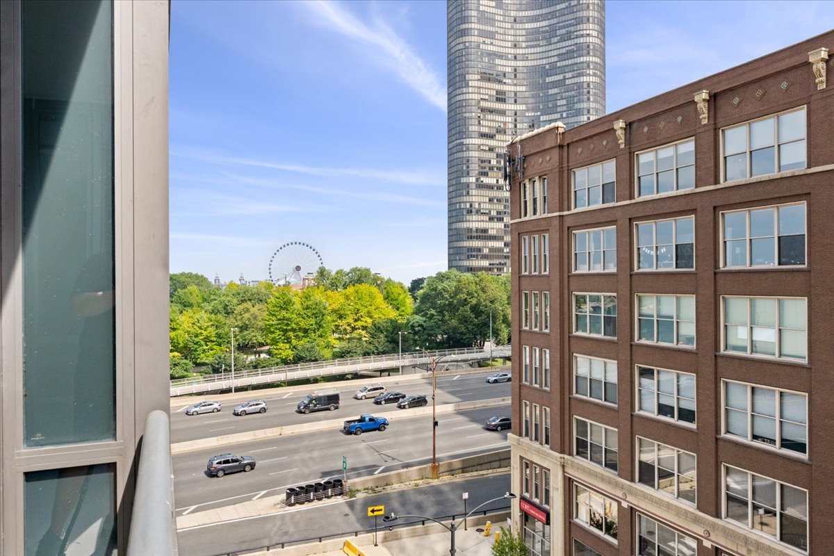 600 N Lake Shore Drive 507 Property Photo 15
