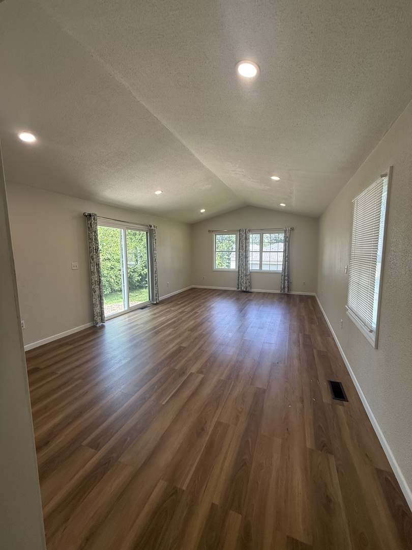 514 W 30th Street Property Photo 3