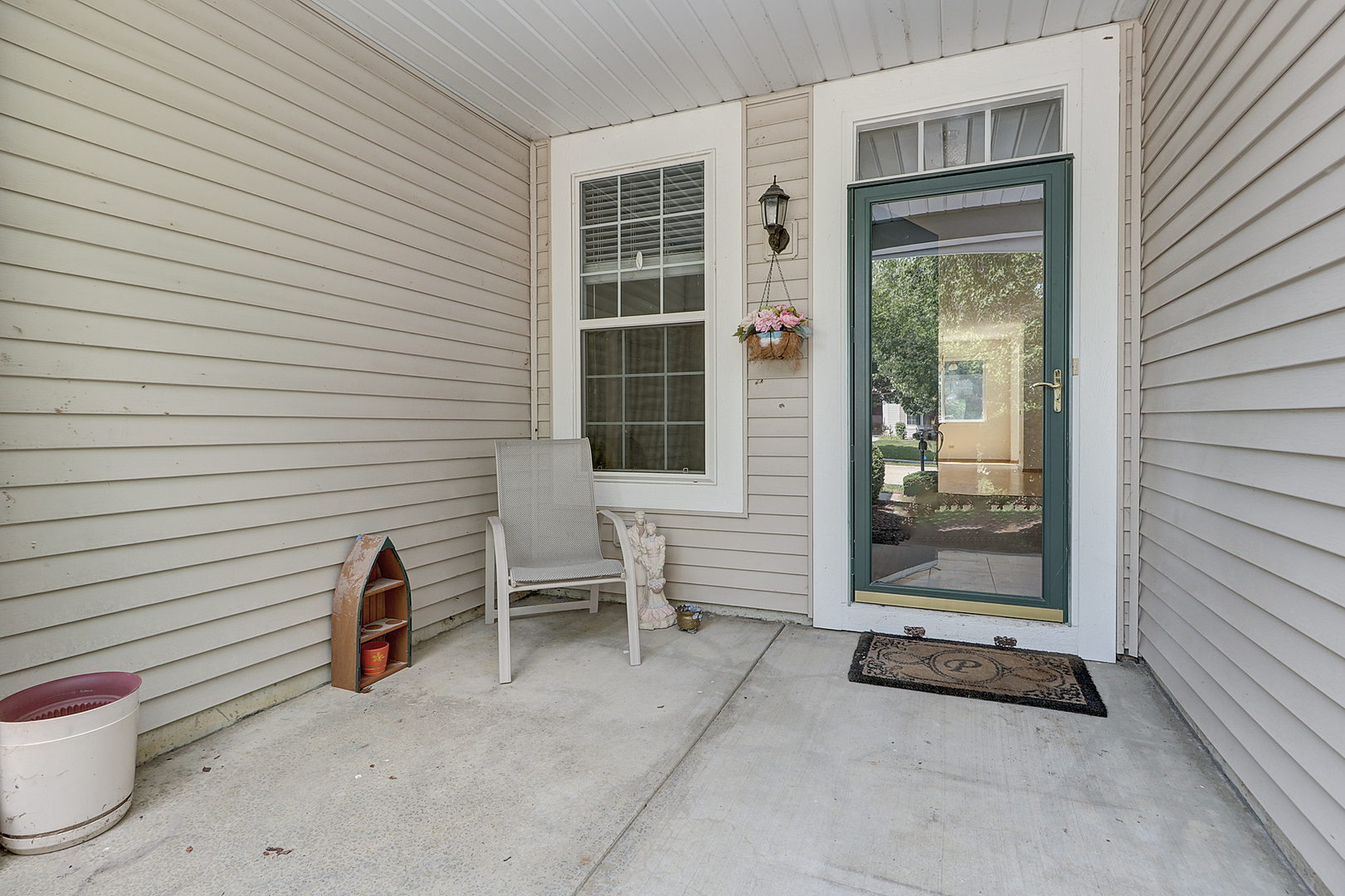 728 Holland Lane Property Photo 4