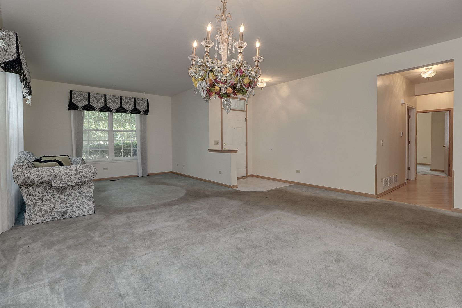 728 Holland Lane Property Photo 8