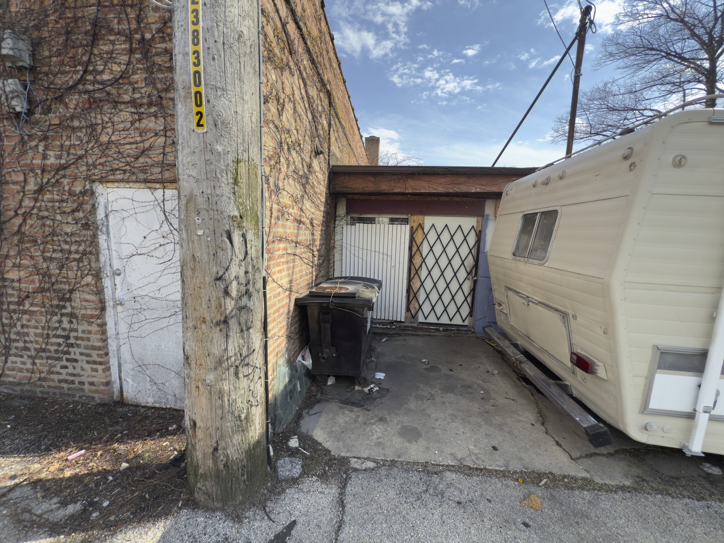 5724 W Diversey Avenue Property Photo 5
