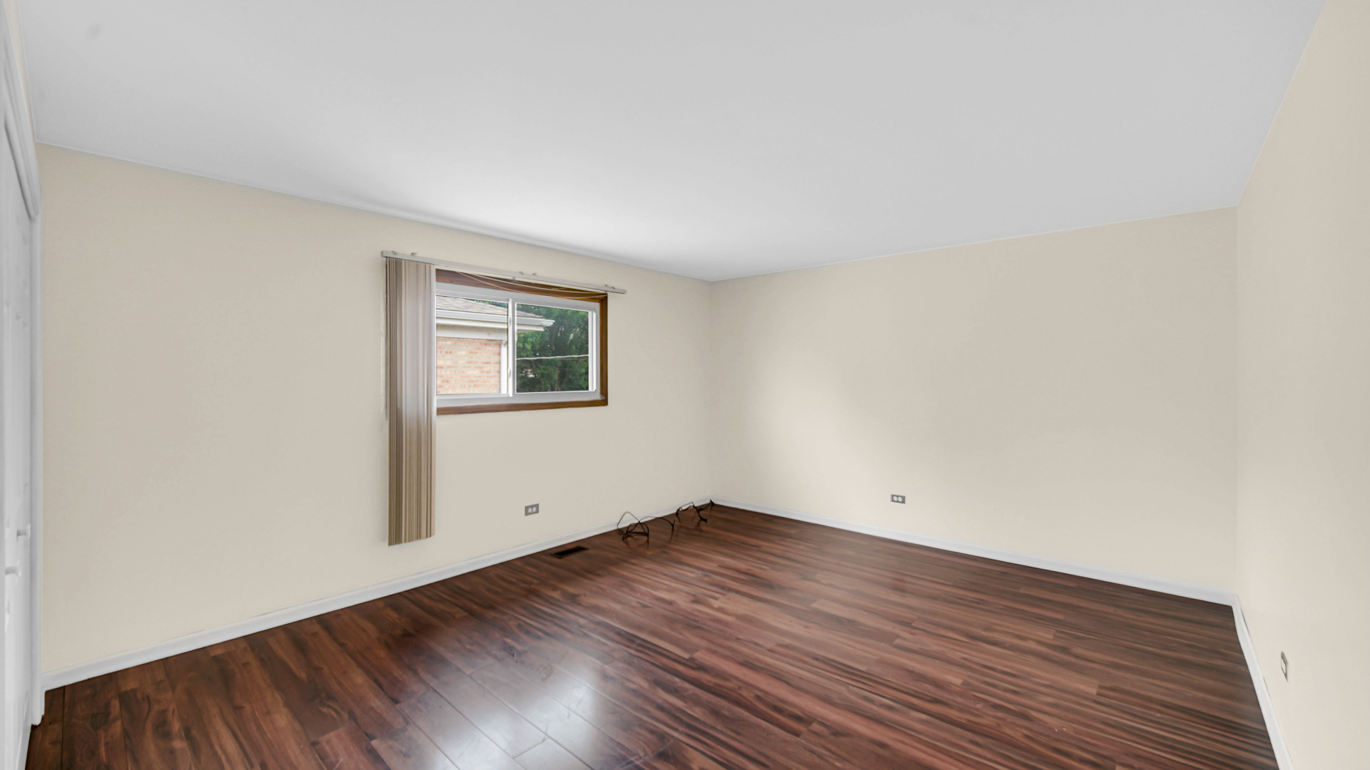 621 Escanaba Avenue Property Photo 16