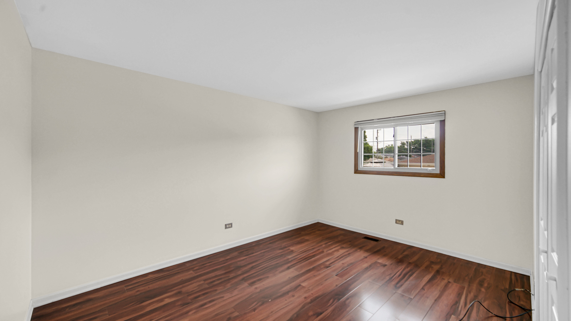 621 Escanaba Avenue Property Photo 18