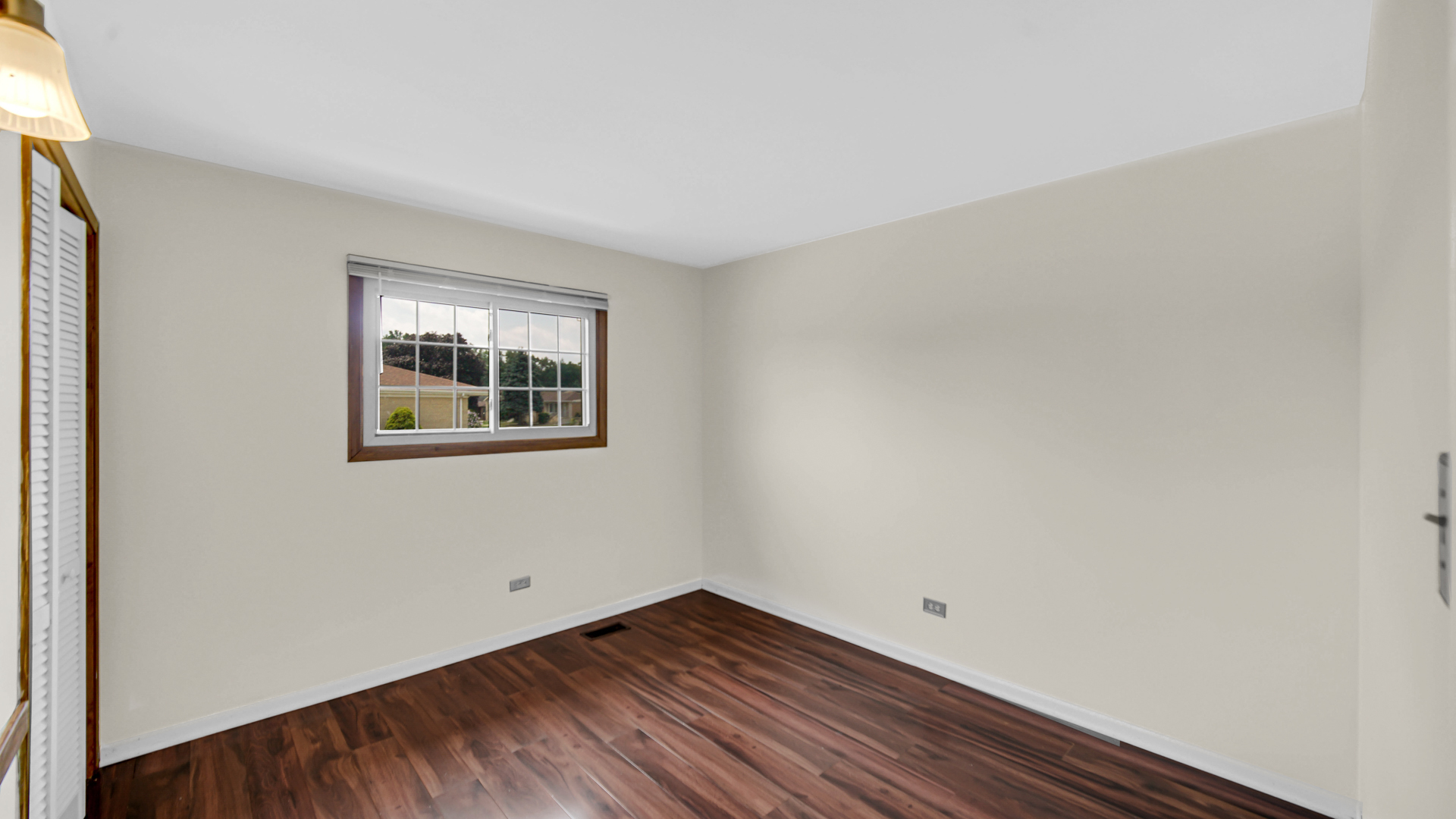 621 Escanaba Avenue Property Photo 20