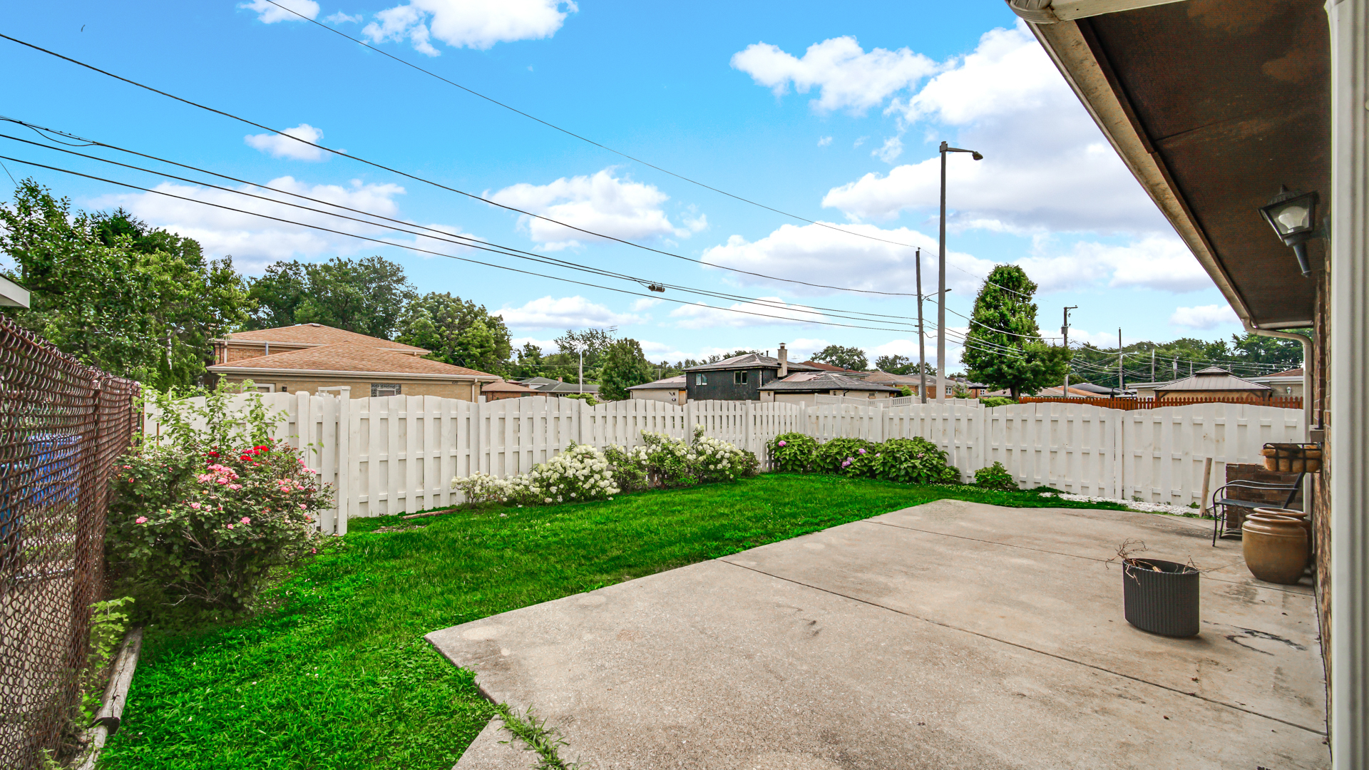 621 Escanaba Avenue Property Photo 28