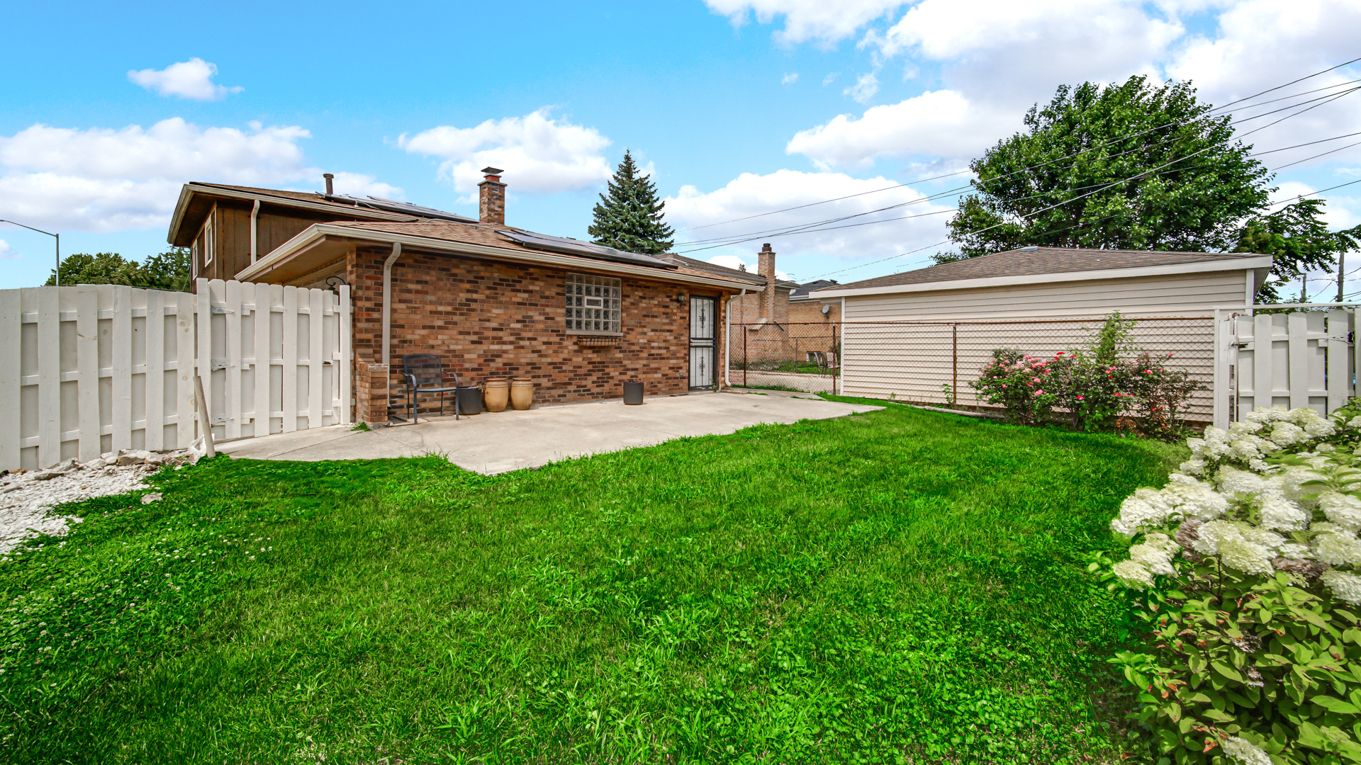 621 Escanaba Avenue Property Photo 30
