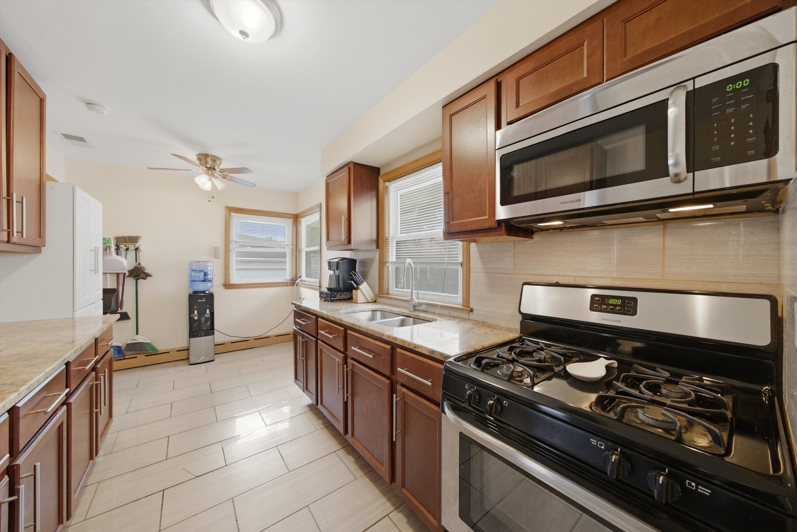 6154 W Wrightwood Avenue Property Photo 8