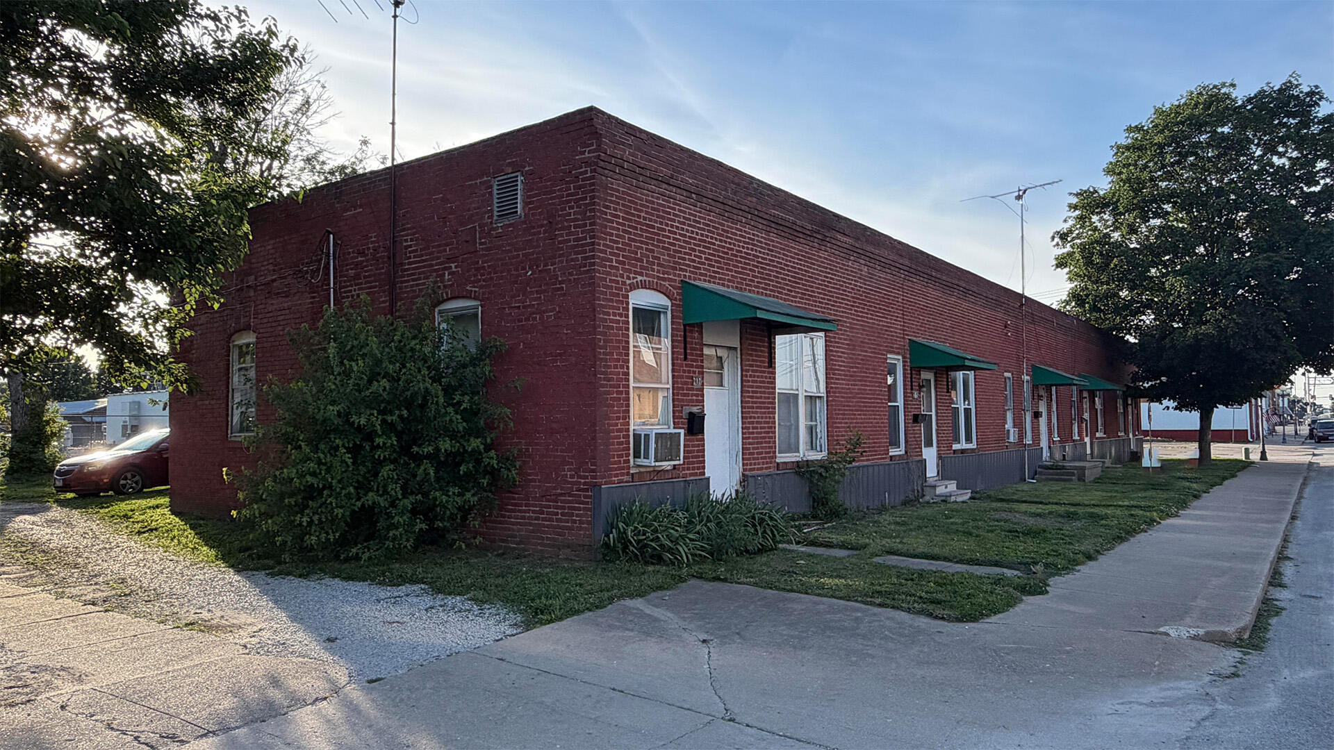 209 S Central Avenue Property Photo 1