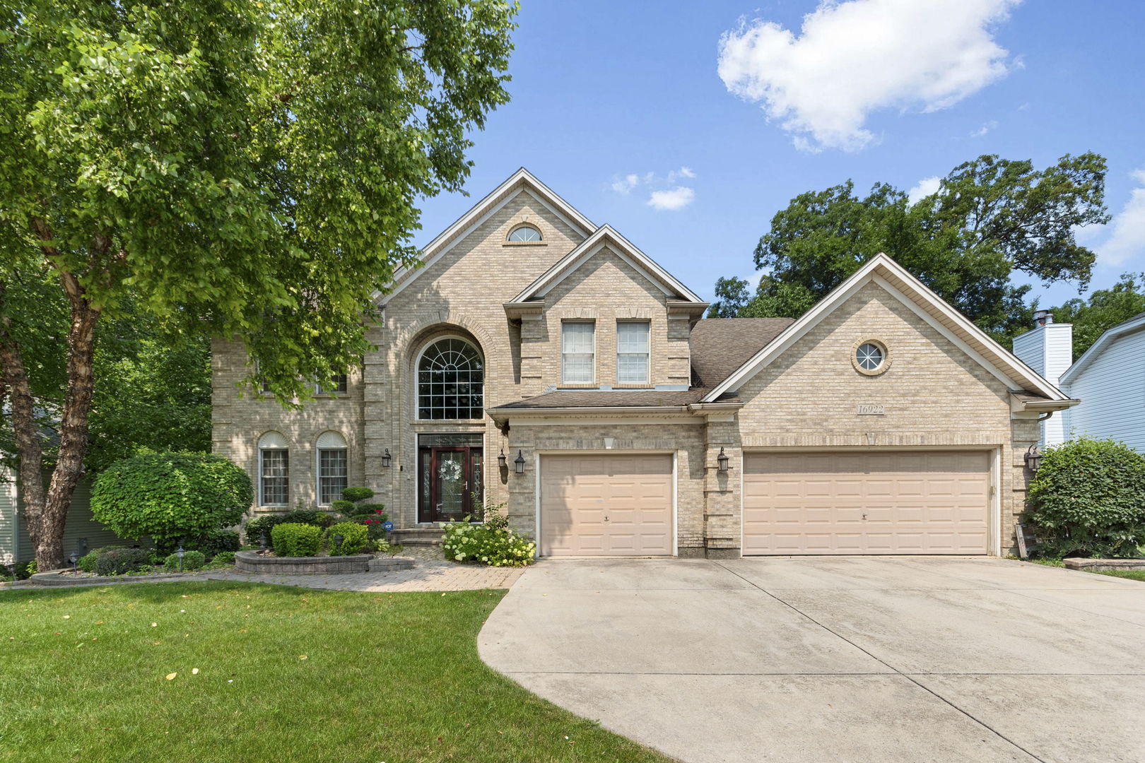 16922 Arbor Creek Drive Property Photo 2