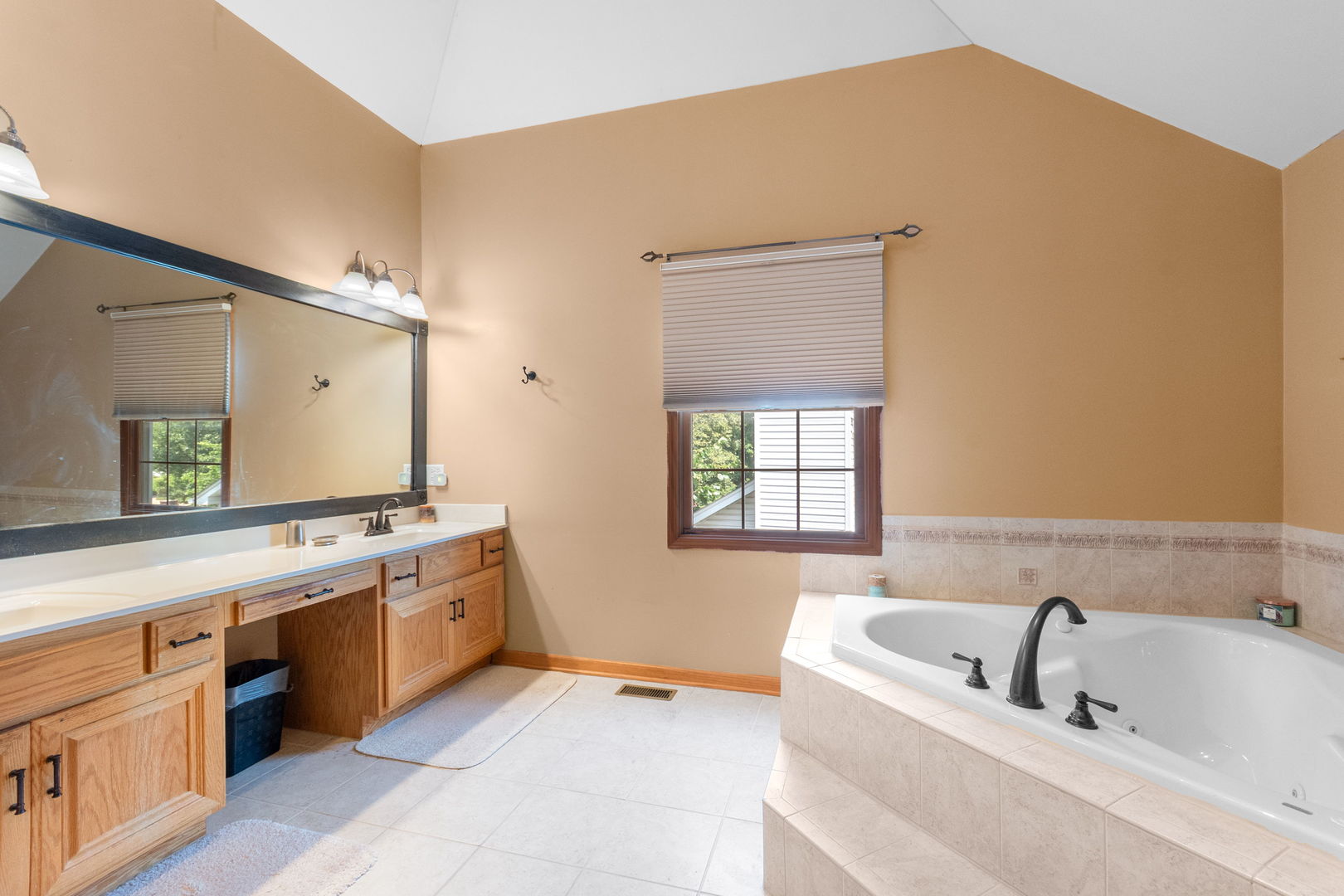 16922 Arbor Creek Drive Property Photo 13