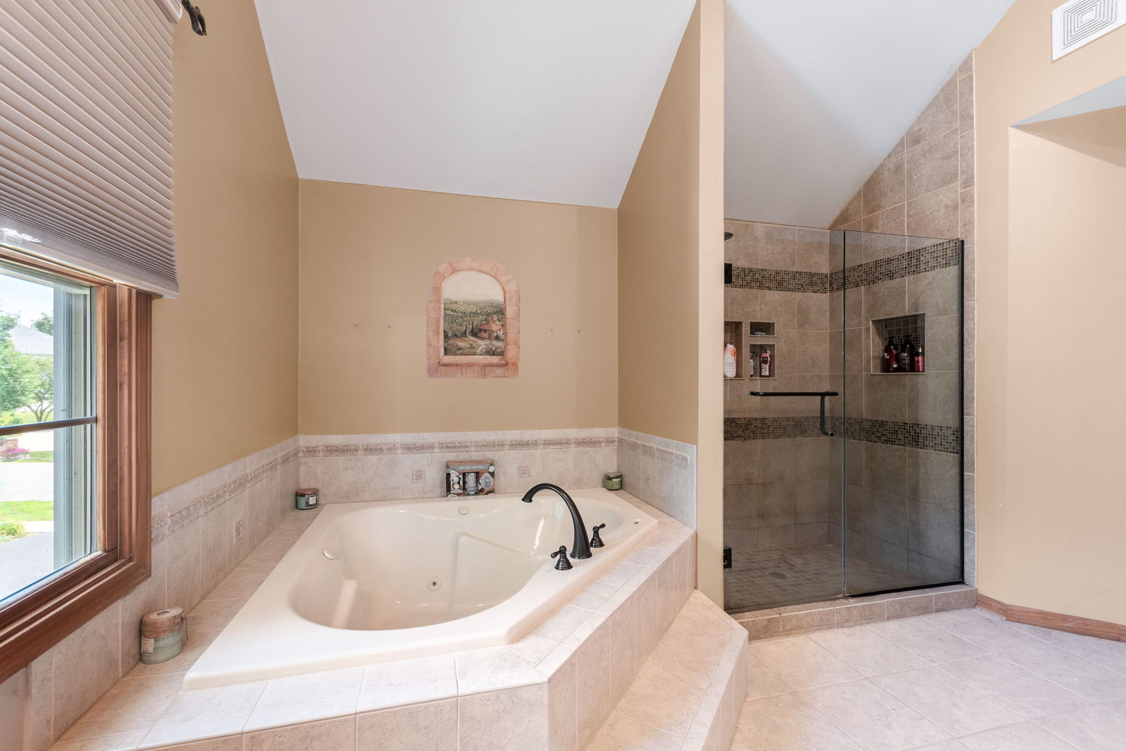 16922 Arbor Creek Drive Property Photo 14