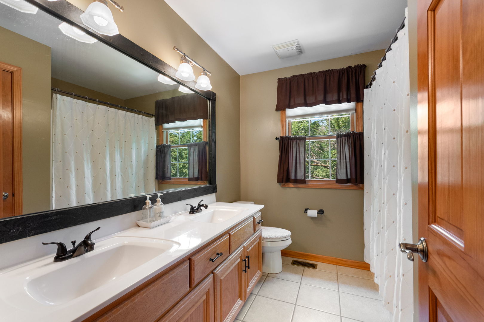 16922 Arbor Creek Drive Property Photo 16
