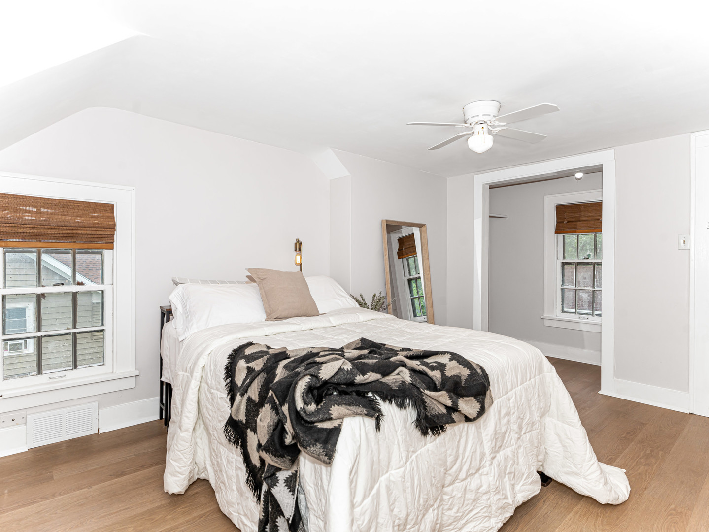 1029 Front Street Property Photo 14