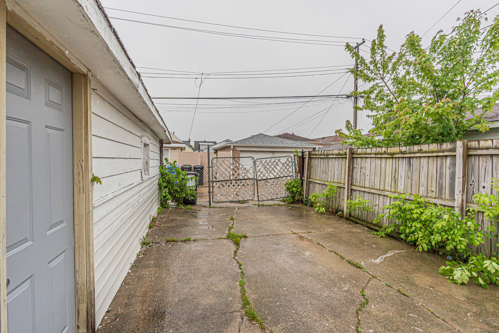 6031 S Merrimac Avenue Property Photo 25