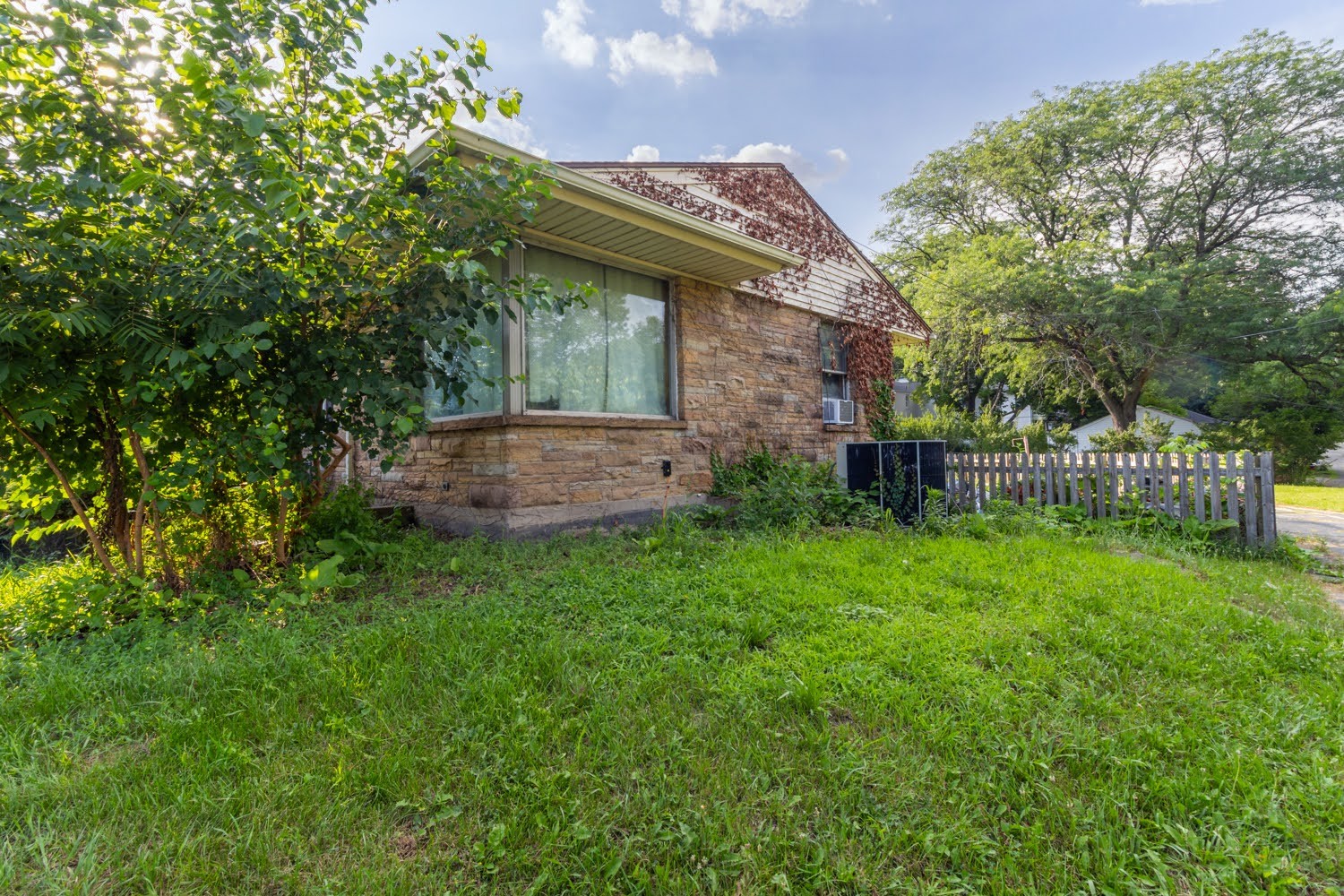 2808 E State Street Property Photo 4