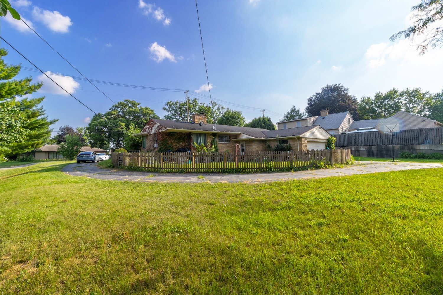 2808 E State Street Property Photo 9