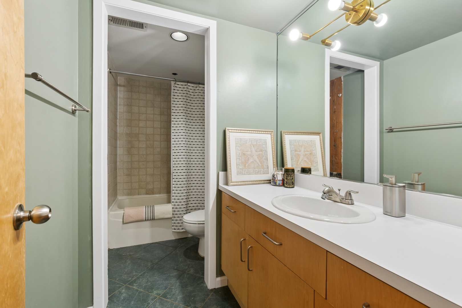 2300 W Wabansia Avenue 308 Property Photo 14